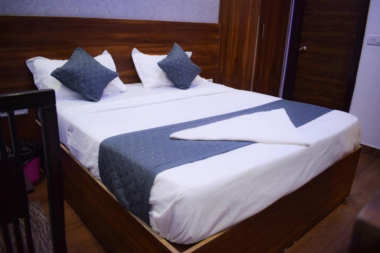 Surya International Bed & Breakfast New Delhi Exterior photo