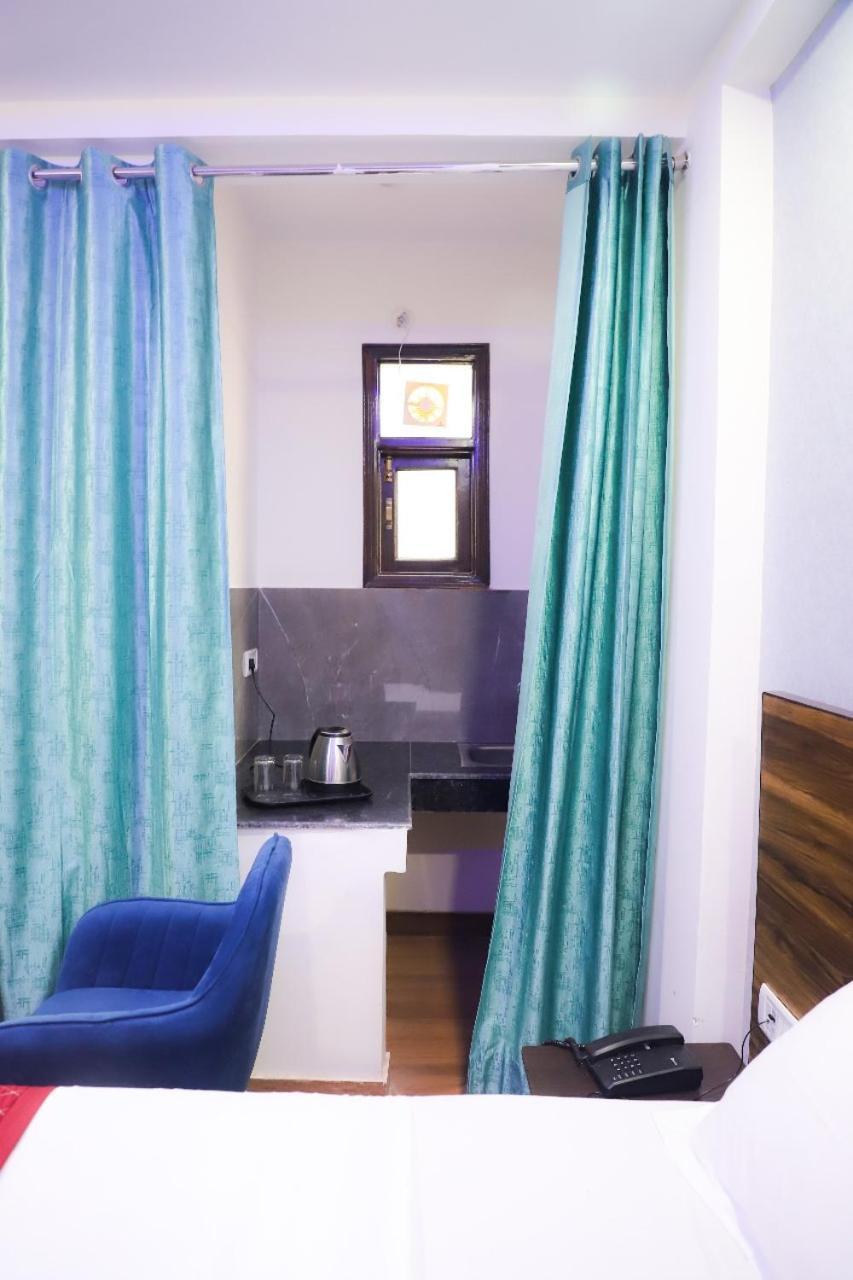 Surya International Bed & Breakfast New Delhi Exterior photo
