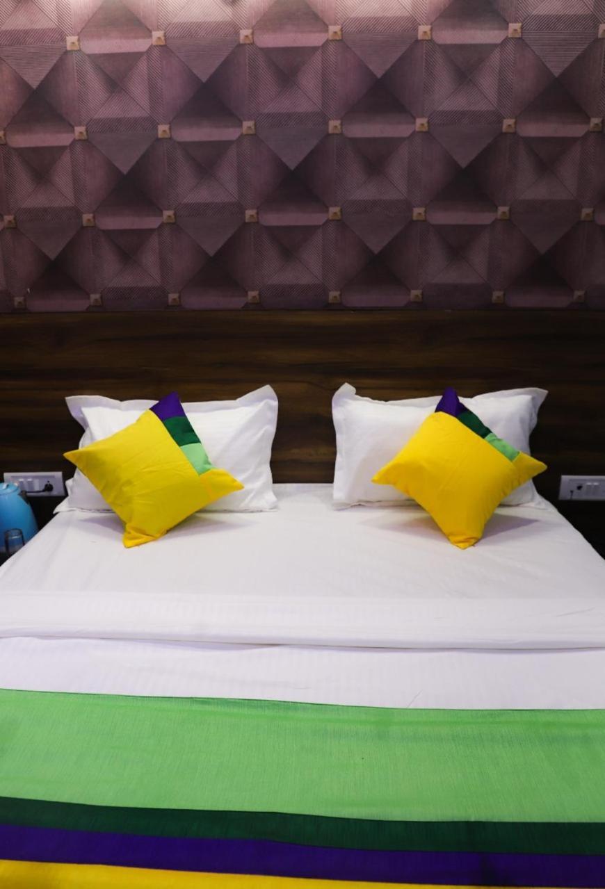 Surya International Bed & Breakfast New Delhi Exterior photo