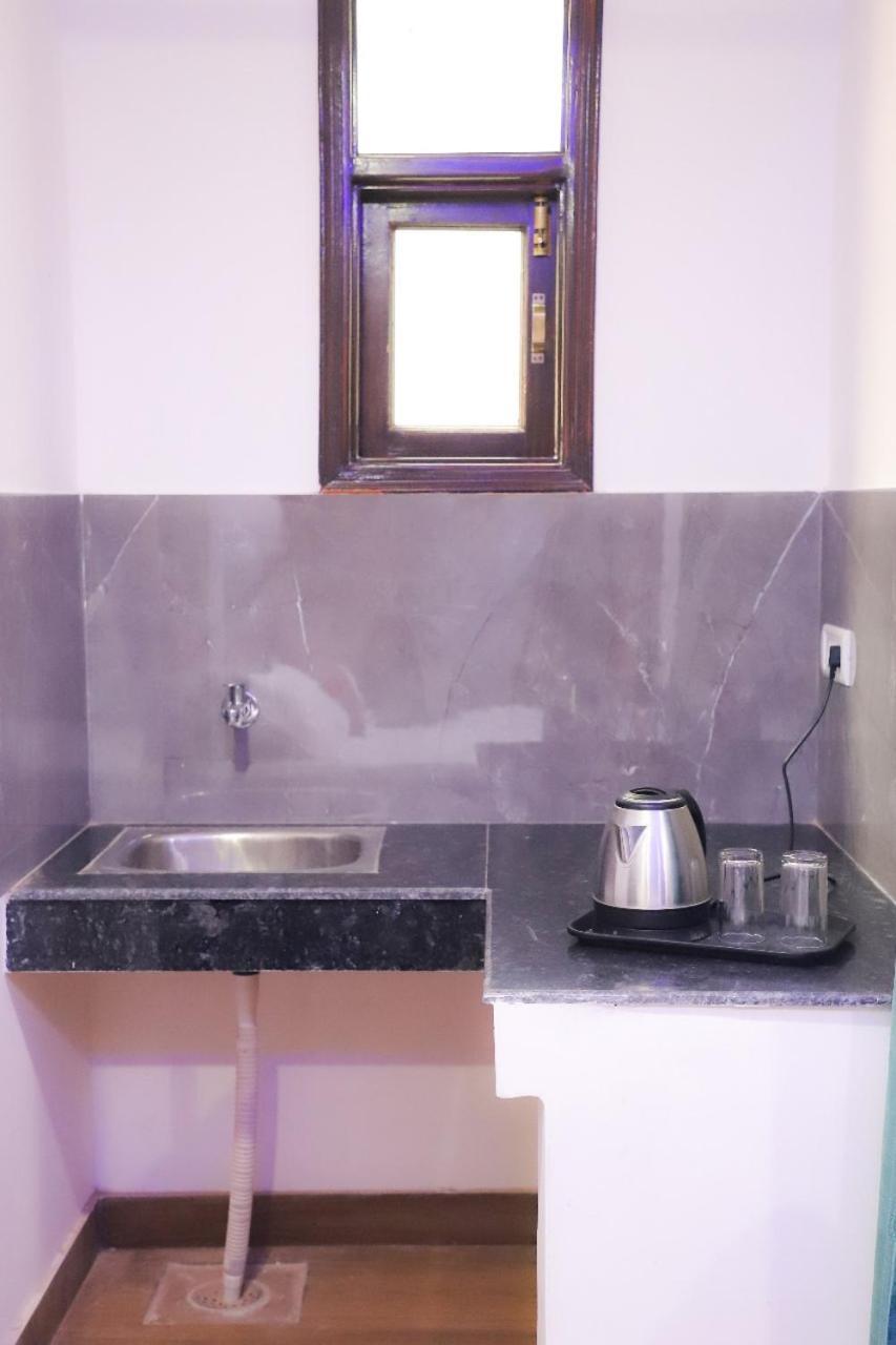 Surya International Bed & Breakfast New Delhi Exterior photo