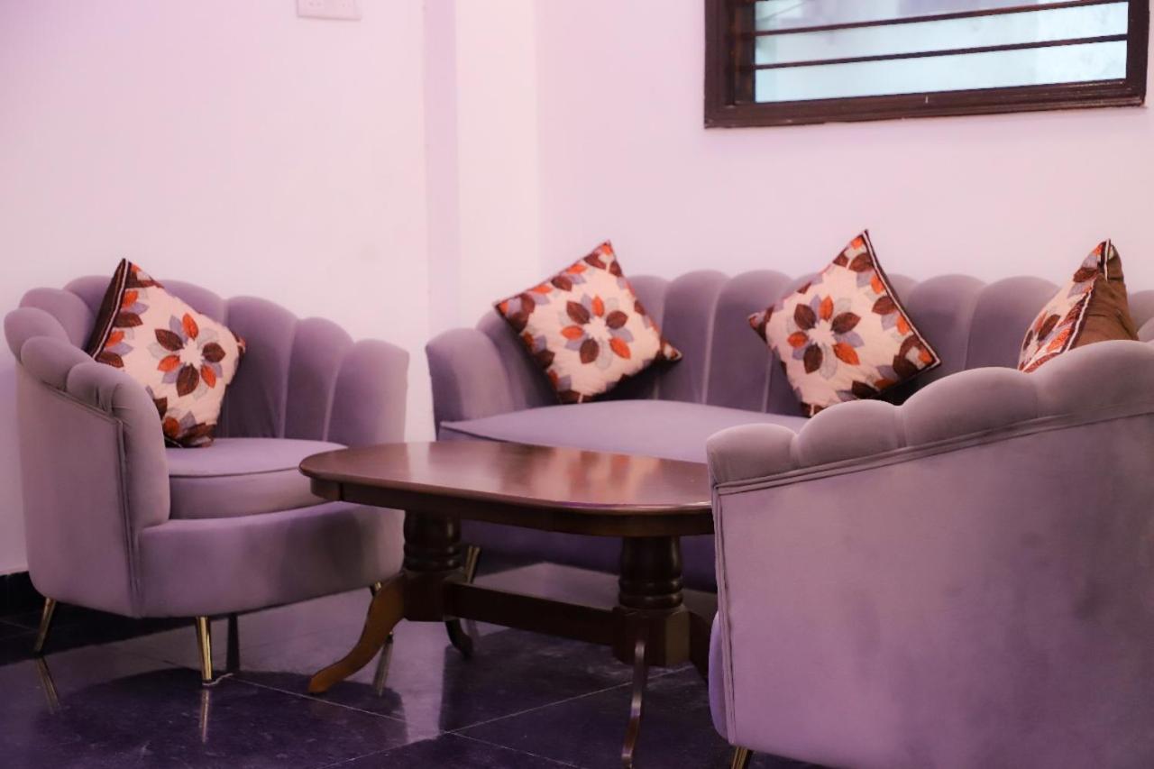 Surya International Bed & Breakfast New Delhi Exterior photo