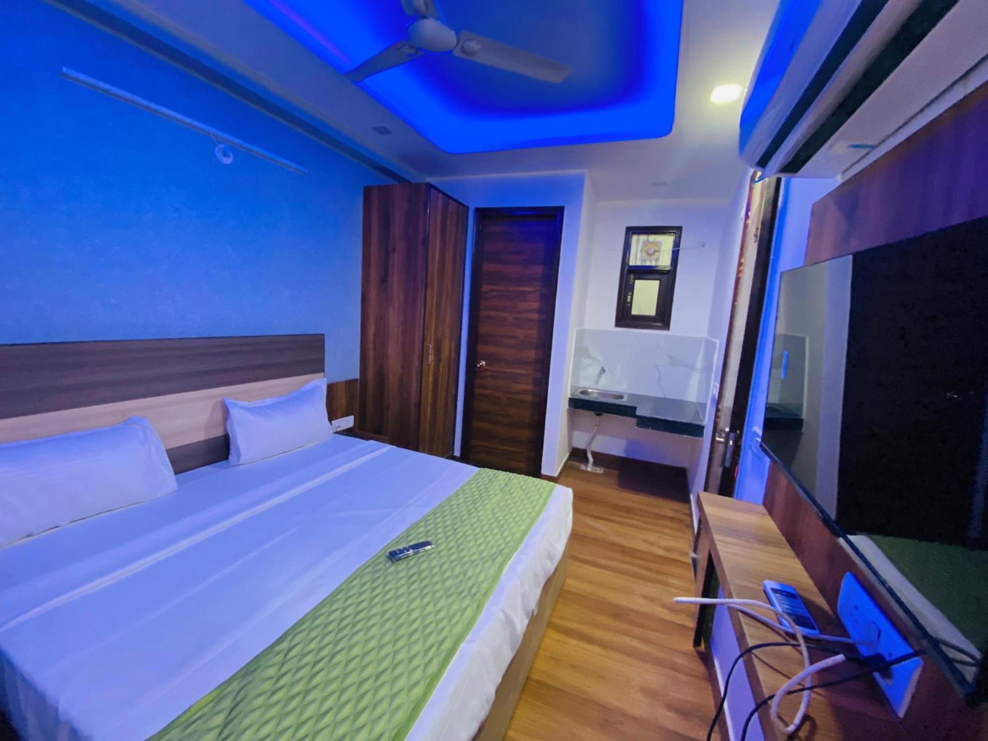 Surya International Bed & Breakfast New Delhi Exterior photo