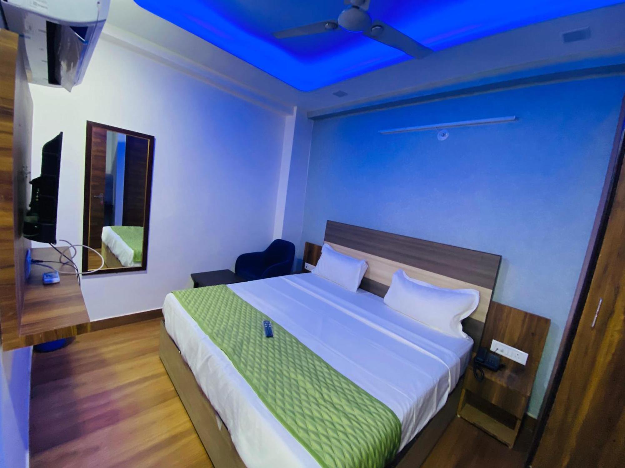 Surya International Bed & Breakfast New Delhi Exterior photo