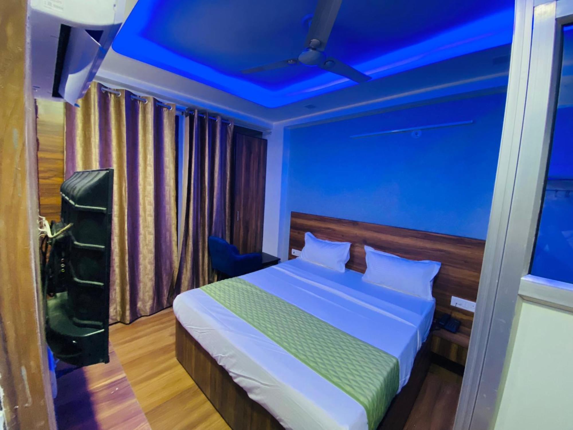 Surya International Bed & Breakfast New Delhi Exterior photo
